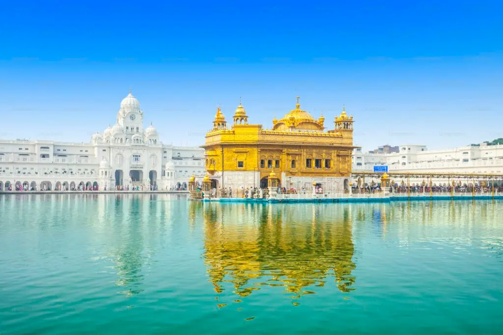 dehradun to amritsar taxi service